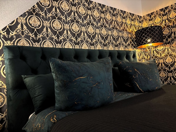 Unclassified image, 1 of 37, button