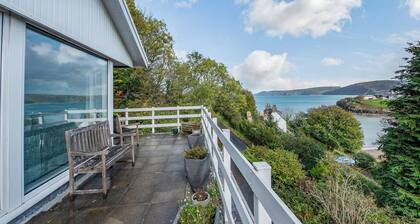 4 bedroom accommodation in Aberporth