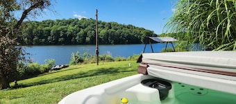 Luxury Lake Resort - Panoramic Lake View on Lake Logan - Private Dock