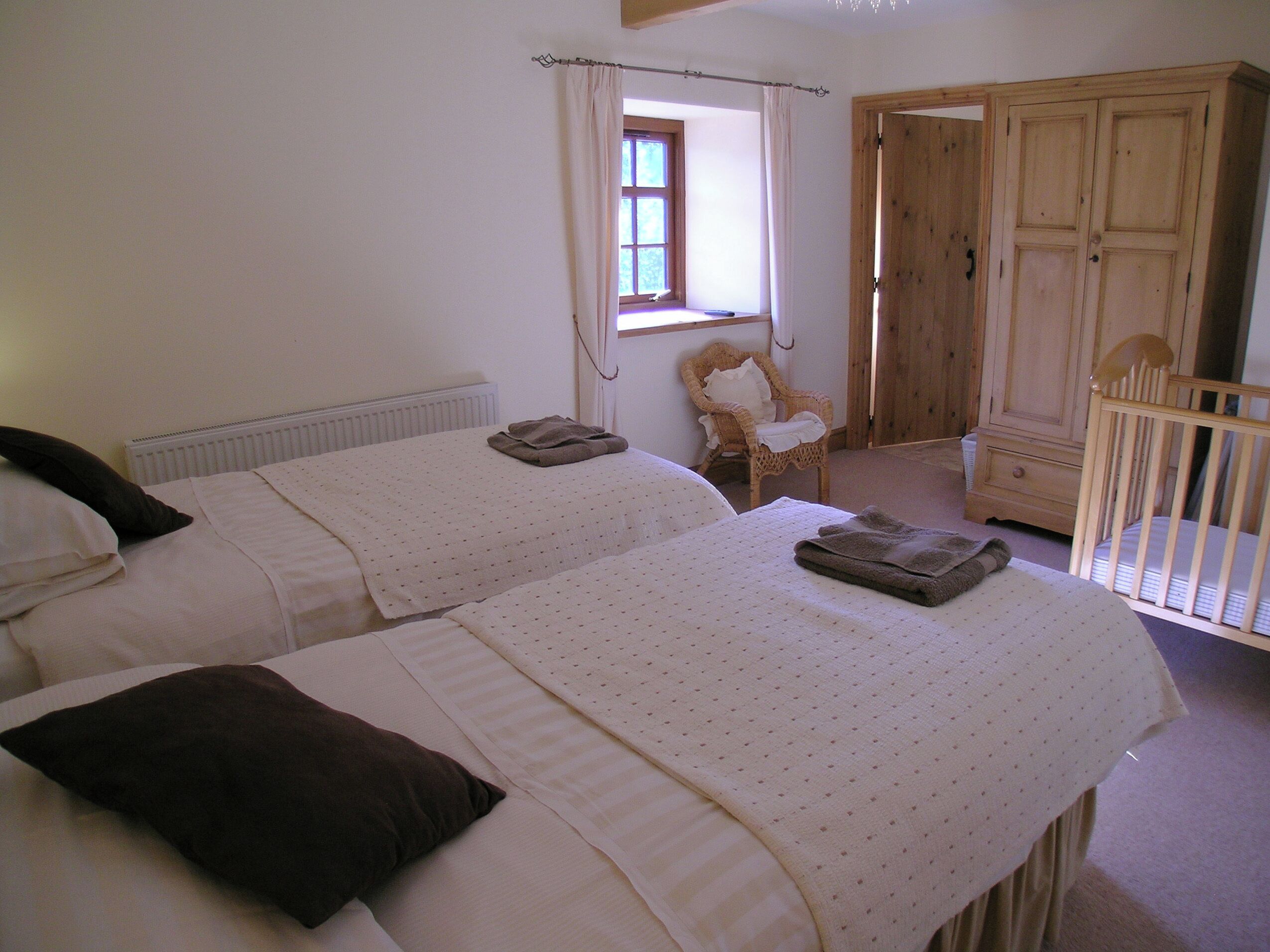 6 chambres, accès au Wi-Fi (inclus), literie fournie