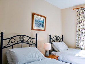 2 bedrooms, free WiFi, bed sheets