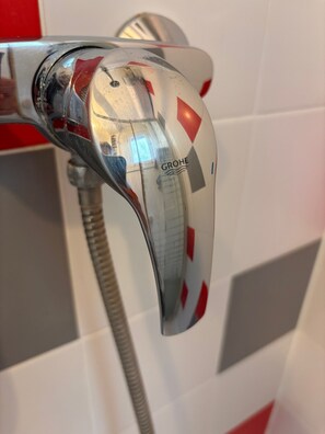 Dusche mit Handbrause