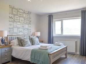 3 bedrooms, free WiFi, bed sheets - 3 bedroom accommodation in Lamlash, Isle of Arran (Lamlash, Isle of Arran)