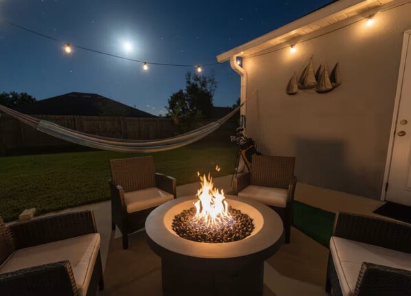 Terrace/patio - Charming 3/2 15 min. To beach , Pet friendly, fully fenced backyard (Palm Coast)