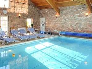 Indendørs pool