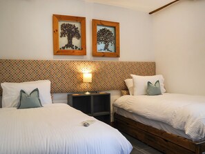 2 bedrooms, free WiFi, bed sheets, wheelchair access