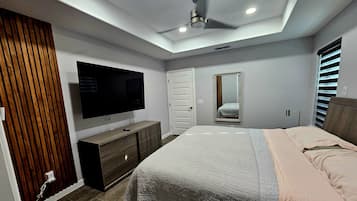 3 Schlafzimmer, Schreibtisch, Bügeleisen/Bügelbrett, kostenloses WLAN