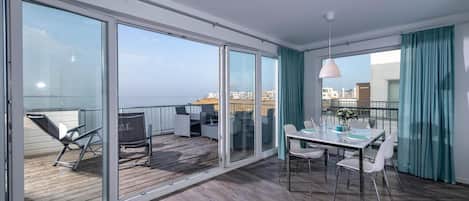 تناول الطعام