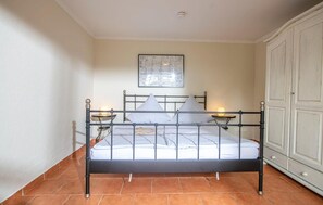 2 عدّة غرف نوم ومكواة/لوح كي وسرير سفر وواي فاي مجانًا