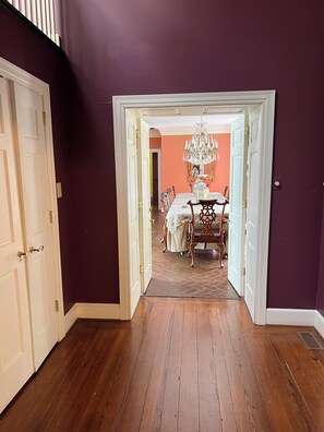 Dining - Cozy 2 Bedroom Luxury stay at the W. Wing of an astonishing majestic home (Goldsboro)