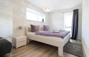 2 Schlafzimmer, Bügeleisen/Bügelbrett, Reisekinderbett, kostenloses WLAN
