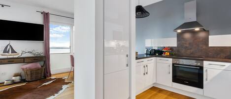 Kühlschrank, Ofen, Herdplatte, Geschirrspüler