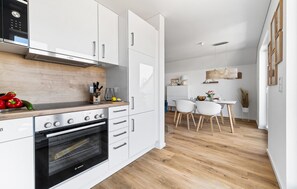 Kühlschrank, Ofen, Herdplatte, Geschirrspüler