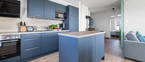 Réfrigérateur, four, plaque de cuisson, lave-vaisselle