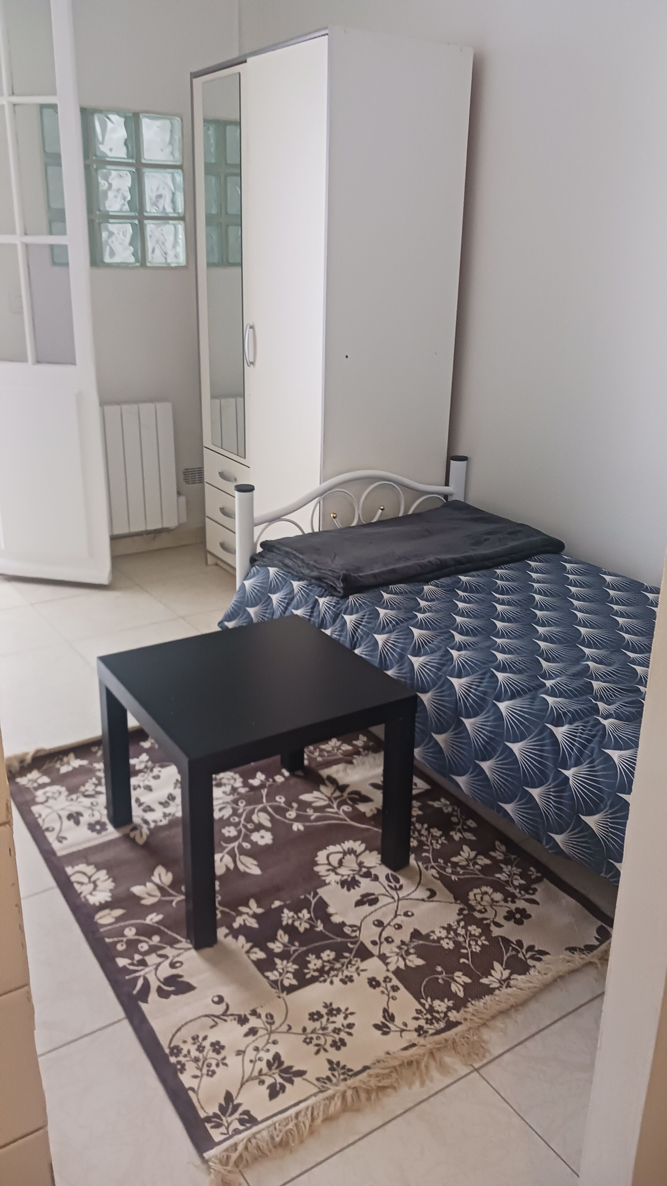 1 dormitorio, escritorio, wifi y ropa de cama
