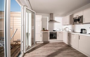 Køleskab, ovn, kogeplade, opvaskemaskine