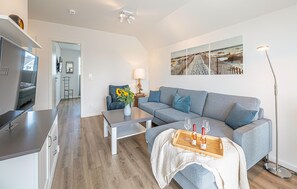 Fernseher, Kamin, DVD-Player