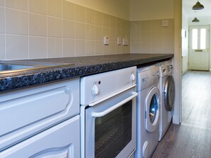 Interior - 3 bedroom accommodation in Lamlash (Lamlash)