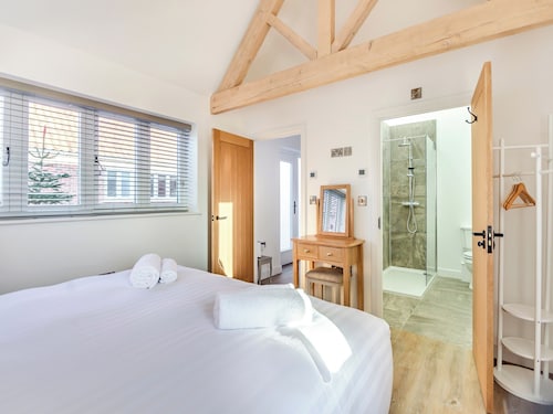 The Cowshed - UK37349