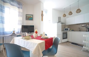 Dining - Amazing apartment in Santo Stefano al Mare (Santo Stefano al Mare)