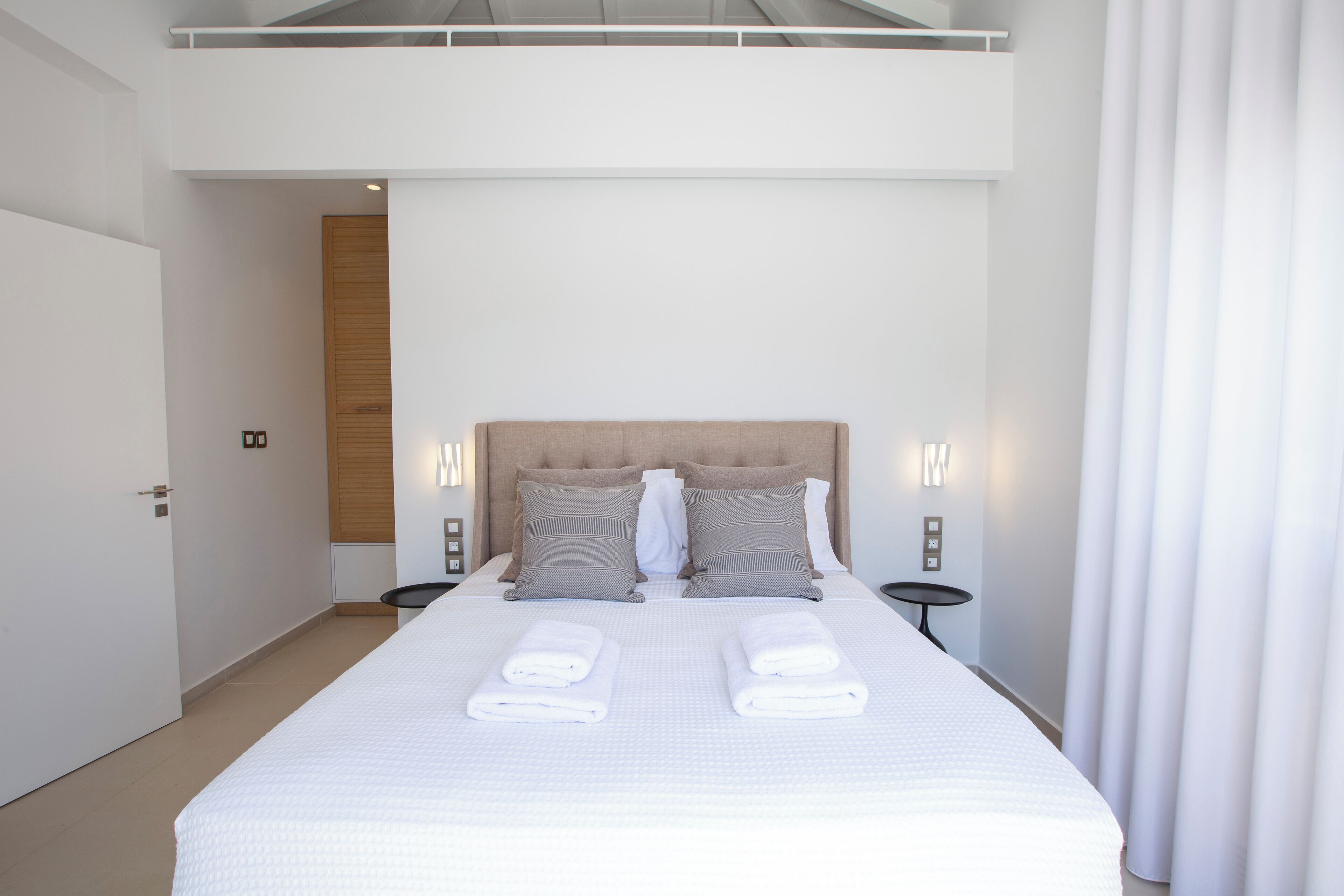 Deluxe Villa | Select Comfort beds, individually furnished, soundproofing
