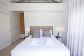 Villa – deluxe | Senger med Select Comfort-madrass, individuelt innredet og lydisolert