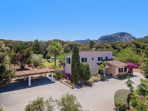 المنشأة من الخارج