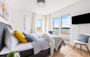 2 bedrooms, iron/ironing board, travel crib, free WiFi