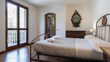 4 bedrooms, free WiFi, bed sheets