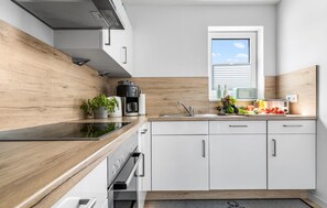 Réfrigérateur, four, plaque de cuisson, lave-vaisselle