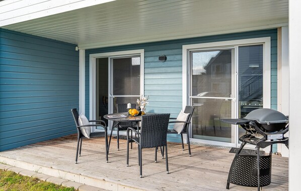 Outdoor dining - Lovely apartment in Olpenitz with sauna (Olpenitz)