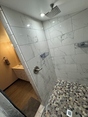 Handtücher, Toilettenpapier