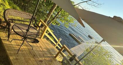Cozy 3-bedroom cabin with free BOAT SLIP