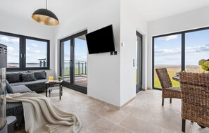 TV, fireplace - Gorgeous apartment in Olpenitz (Olpenitz)