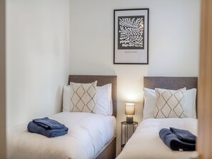 3 bedrooms, free WiFi, bed sheets