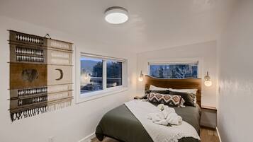 2 bedrooms, WiFi, bed sheets