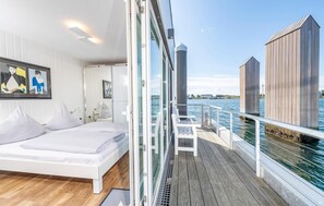 2 bedrooms, iron/ironing board, travel crib, free WiFi - Lovely ship in Olpenitz with sauna (Olpenitz)