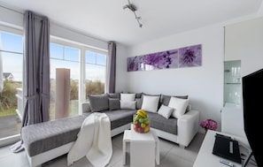 TV, fireplace - Stunning home in Olpenitz with sauna (Olpenitz)