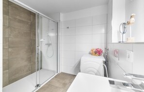 Shower, hair dryer - Gorgeous apartment in Olpenitz (Olpenitz)