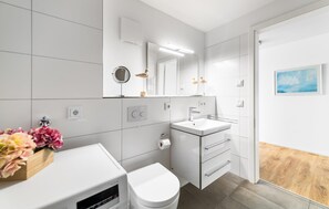 Shower, hair dryer - Gorgeous apartment in Olpenitz (Olpenitz)
