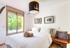 4 sovrum, skrivbord, wi-fi och sängkläder