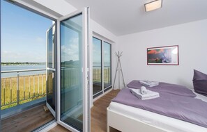 2 bedrooms, iron/ironing board, travel cot, free WiFi - Nice home in Olpenitz with sauna (Olpenitz)