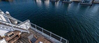 Beach front ship in Olpenitz with sauna
