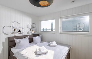 2 bedrooms, iron/ironing board, travel crib, free WiFi - Beach front ship in Olpenitz with sauna (Olpenitz)