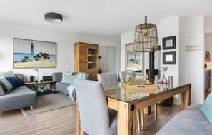 TV, fireplace - Cozy home in Olpenitz with sauna (Olpenitz)