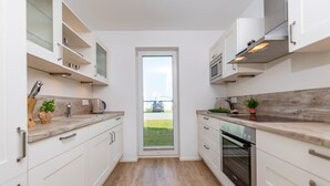 Kaffetrakter/tekoker, kjøleskap, mikrobølgeovn og ovn