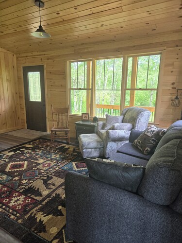 Right on the Tuscobia Trail Cozy 2-bedroom cabin in  Winter with WiFi,  AC 