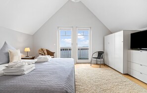 2 bedrooms, iron/ironing board, travel cot, free WiFi - 2 bedroom beach front home in Olpenitz (Olpenitz)