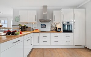 Geladeira, fogão, cooktop, lava-louças