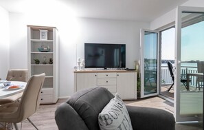 Smart TV, fireplace, stereo - Awesome home in Olpenitz with sauna (Olpenitz)